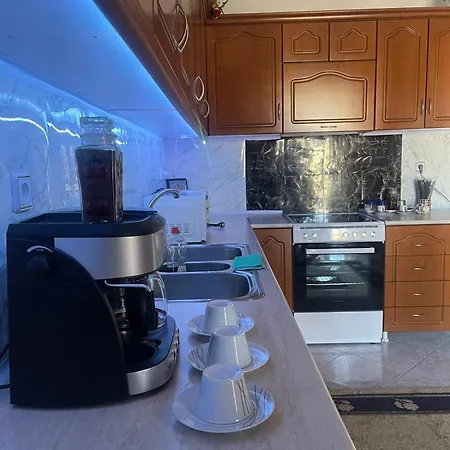 Bright Apartment, Spacious Near The Center *
