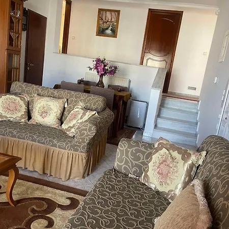 Bright Apartment, Spacious Near The Center Apartment *